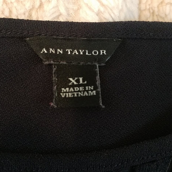 Ann Taylor Navy Yoke Detail Shell - Picture 3 of 6